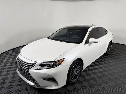 Used 2016 Lexus ES 350 w/ Luxury Package w/Wood Trim FWD image 2