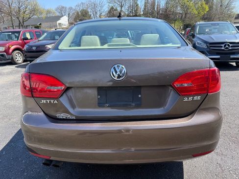 Used 2011 Volkswagen Jetta SE image 6