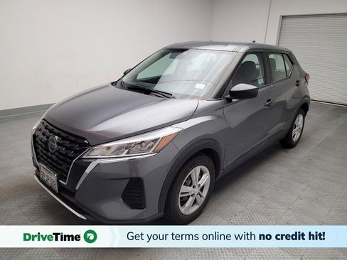 Used 2021 Nissan Kicks S FWD image 1