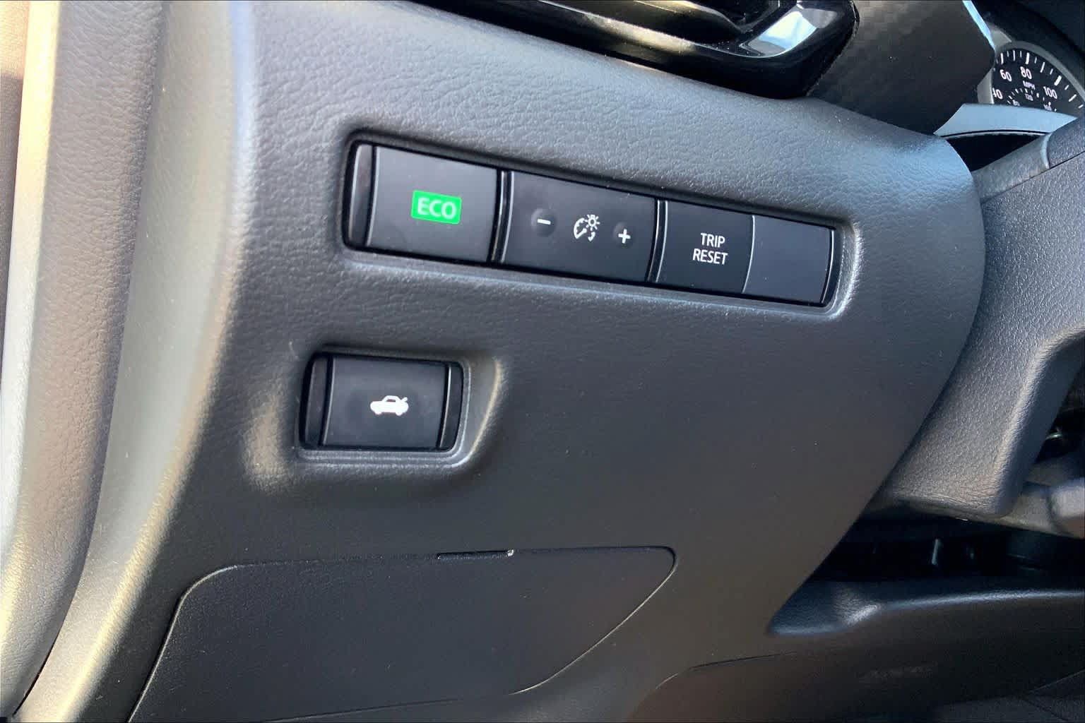 Used 2024 Nissan Sentra SV FWD image 33