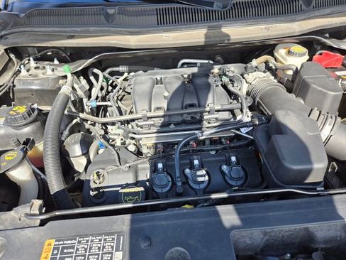 Used 2018 Ford Explorer XLT w/ Equipment Group 202A image 18