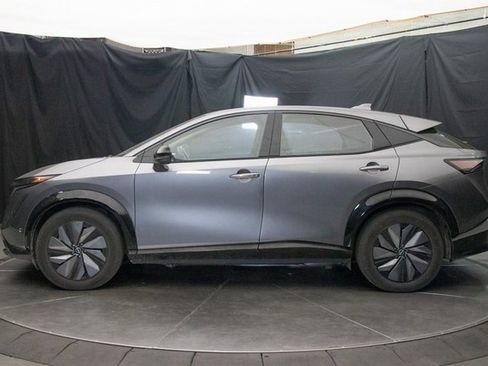 Used 2023 Nissan Ariya image 9