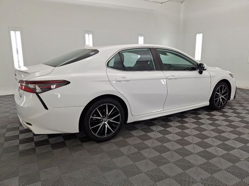 Used 2021 Toyota Camry SE FWD image 17