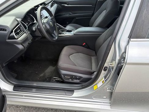 Used 2020 Toyota Camry LE FWD image 9