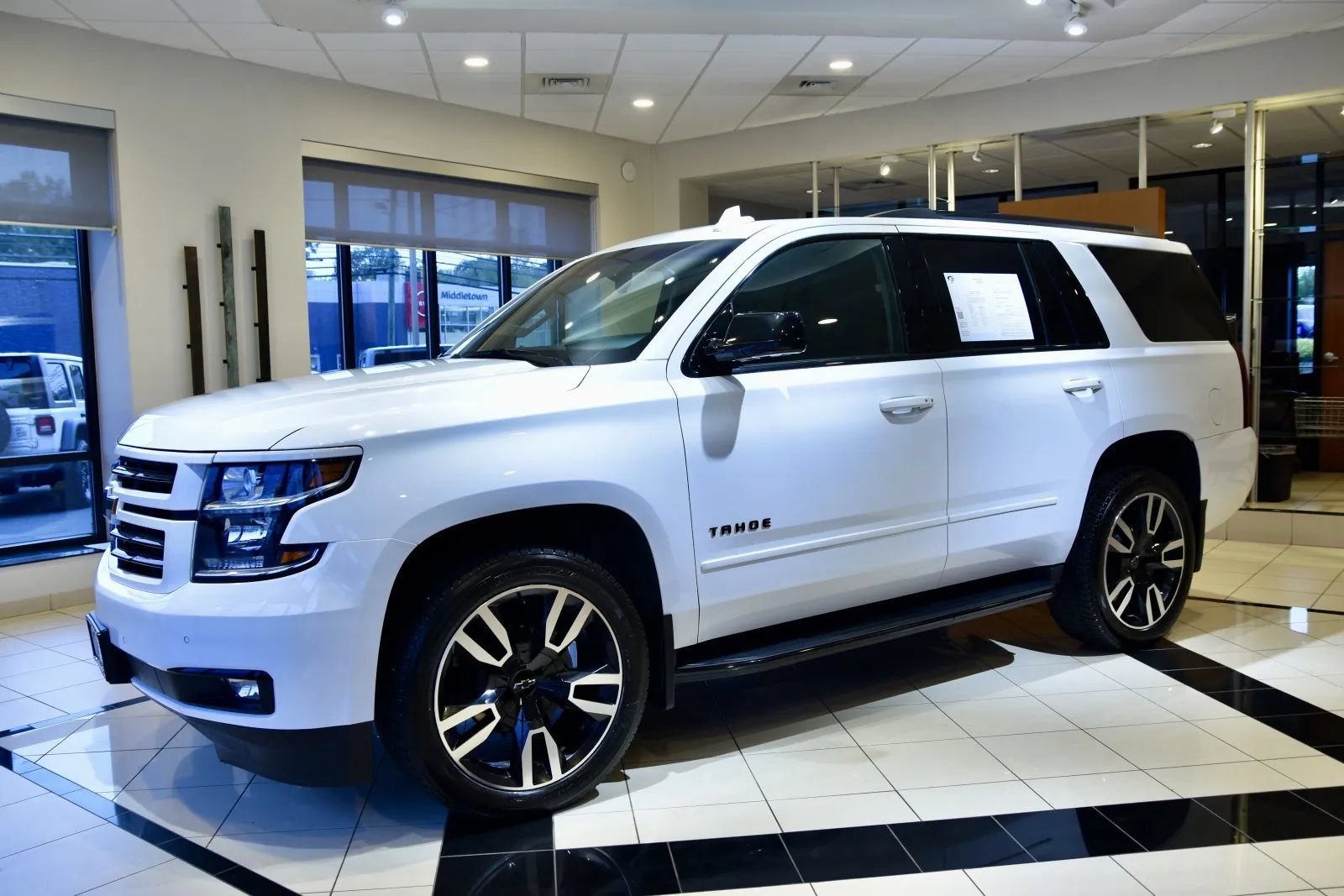 Used 2019 Chevrolet Tahoe Premier AWD/4WD image 3