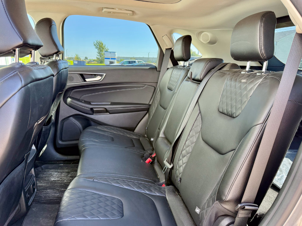 Used 2024 Ford Edge Titanium AWD/4WD image 12