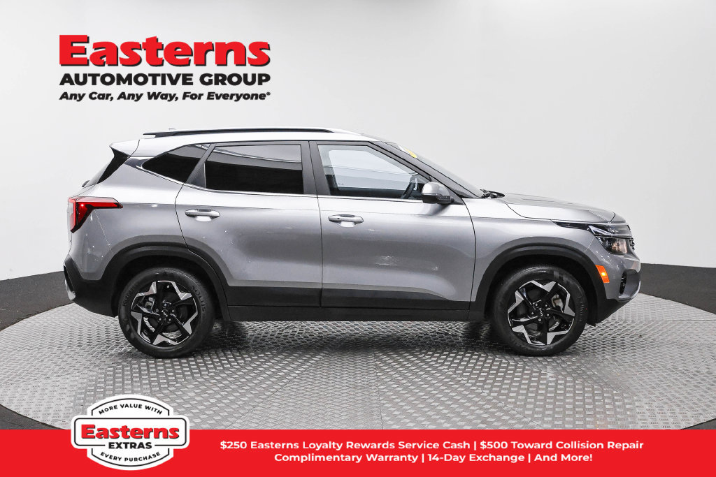 Used 2024 Kia Seltos EX AWD/4WD image 5