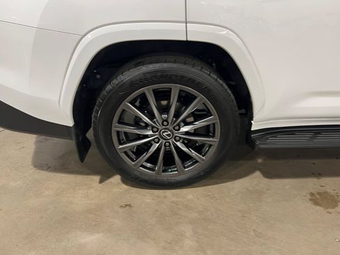 Used 2024 Lexus LX 600 F Sport AWD/4WD image 45