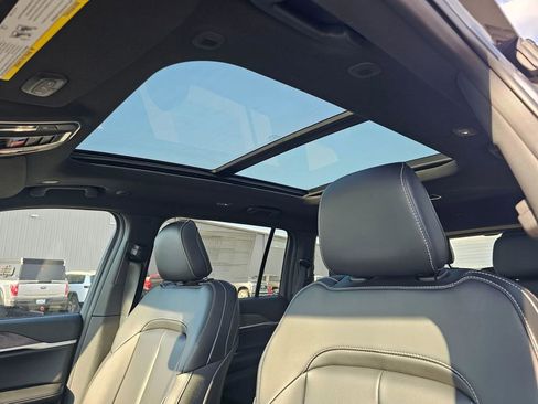 New 2025 Jeep Grand Cherokee L Limited w/ Black Appearance Package image 26