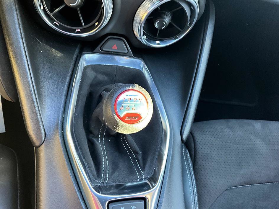 Used 2019 Chevrolet Camaro SS RWD image 23