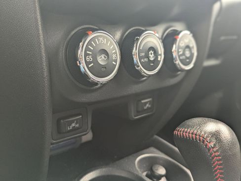 Used 2017 Mitsubishi Outlander Sport ES AWD/4WD image 18