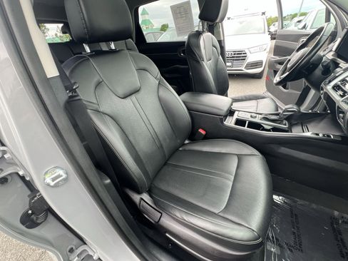 Used 2022 Kia Sorento S w/ Panoramic Sunroof Package AWD/4WD image 36