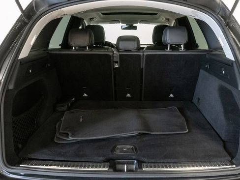 Used 2021 Mercedes-Benz GLC 300 4MATIC w/ Premium Package image 33