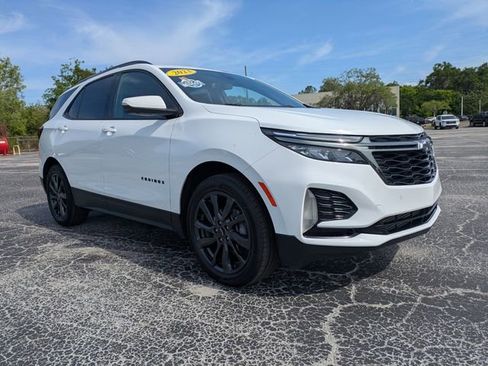 Used 2023 Chevrolet Equinox RS image 2