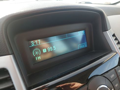 Used 2012 Chevrolet Cruze LT image 21