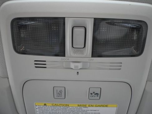 Used 2015 Subaru Forester 2.5i Touring w/ Eyesight & Navigation System image 31