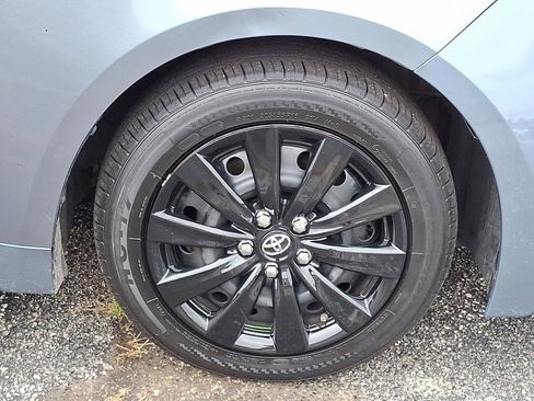 Used 2020 Toyota Corolla LE image 9