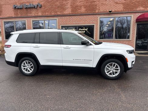 Used 2022 Jeep Grand Cherokee L Laredo w/ Luxury Tech Group I AWD/4WD image 29