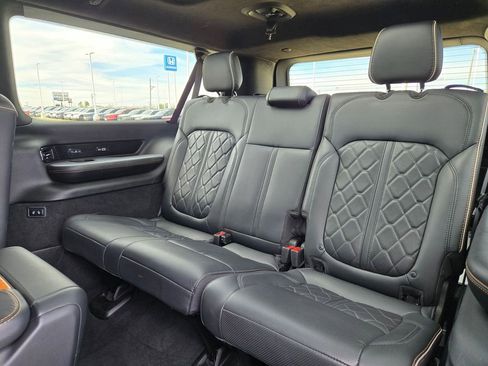 Used 2024 Jeep Grand Wagoneer L Series III AWD/4WD image 17