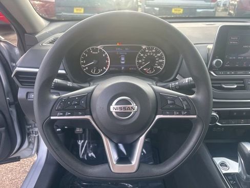 Used 2022 Nissan Altima 2.5 SV image 25