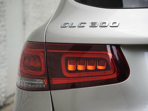 Used 2021 Mercedes-Benz GLC 300 w/ AMG Line image 11