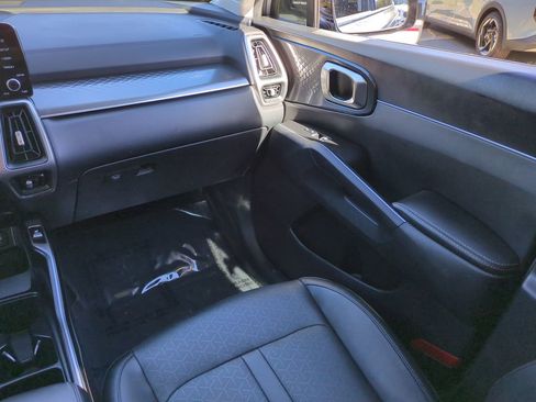 Certified 2023 Kia Sorento S w/ Panoramic Sunroof Package image 17