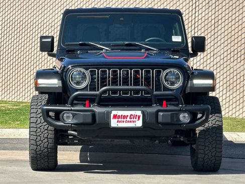 Used 2024 Jeep Gladiator Rubicon w/ Technology Group AWD/4WD image 9