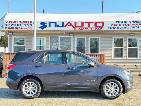 Used 2019 Chevrolet Equinox LS image 3