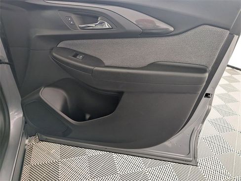 Used 2023 Chevrolet TrailBlazer LT w/ Convenience Package image 26