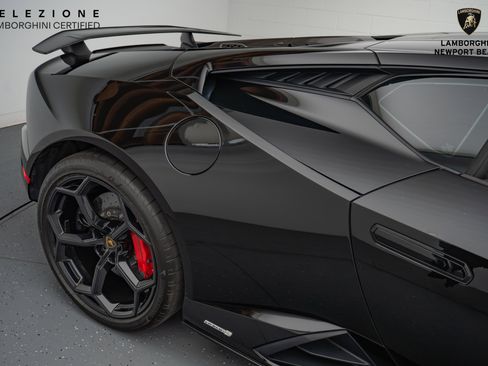 Used 2023 Lamborghini Huracan Tecnica image 5
