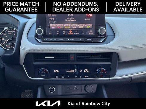 Used 2023 Nissan Rogue SV image 30