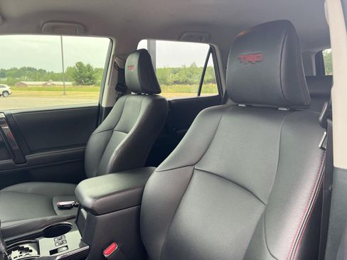 Used 2020 Toyota 4Runner TRD Off-Road Premium AWD/4WD image 2