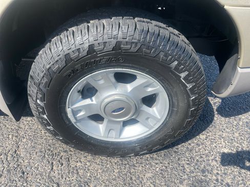 Used 2002 Ford Explorer Sport Trac 4x4 image 11