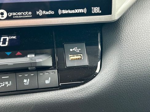 Used 2024 Toyota Tundra Limited image 37