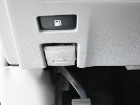 Used 2012 Toyota Highlander Limited image 36