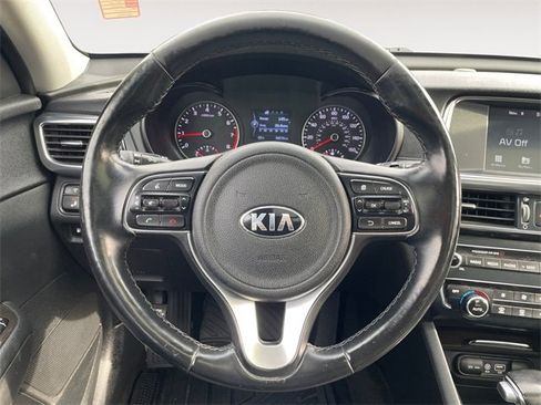Used 2018 Kia Optima EX w/ Premium Package image 12