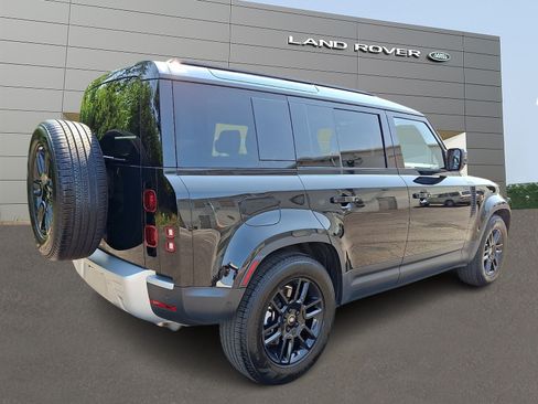 Used 2025 Land Rover Defender 110 S AWD/4WD image 2
