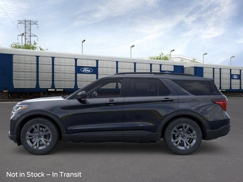 New 2026 Ford Explorer Active w/ Active Comfort Package AWD/4WD image 3