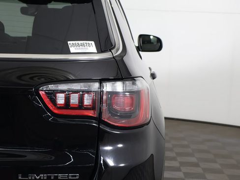 Used 2024 Jeep Compass Limited w/ Sun and Sound Group AWD/4WD image 17