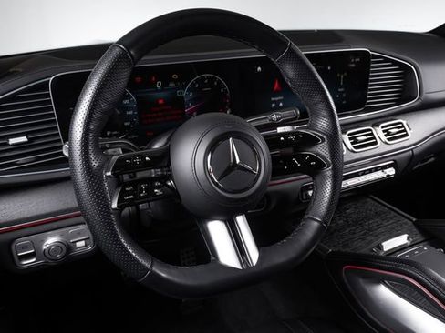 Used 2025 Mercedes-Benz GLS 450 4MATIC image 33