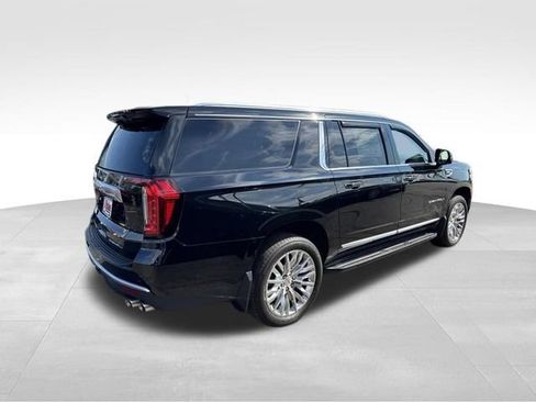 Used 2024 GMC Yukon XL Denali w/ Advanced Technology Package AWD/4WD image 4