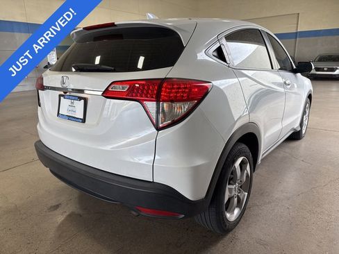 Used 2021 Honda HR-V LX image 3