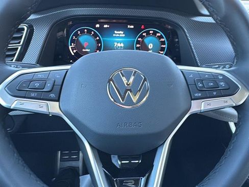 New 2026 Volkswagen Atlas Cross Sport SEL Premium R-Line image 18