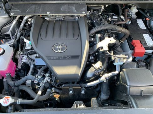 Used 2025 Toyota Highlander XSE image 35