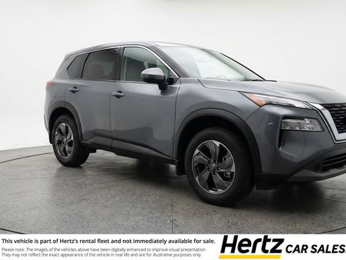 Used 2025 Nissan Rogue SV image 1