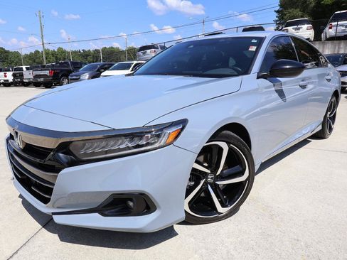 Used 2022 Honda Accord Sport image 2