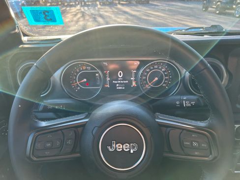 Used 2021 Jeep Wrangler Unlimited Sport image 24