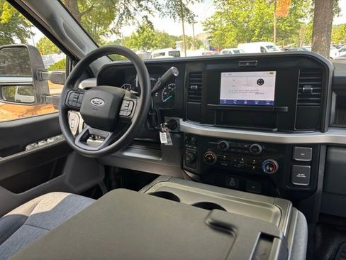 New 2025 Ford F350 XL w/ XL Chrome Package image 9