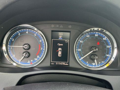 Used 2018 Toyota Corolla XLE FWD image 20