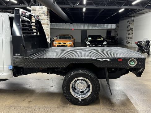 Used 2024 RAM 3500 SLT w/ Quick Order Package 2YG SLT AWD/4WD image 8